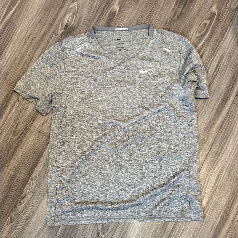 Nike Men's Gray Sports Shirt